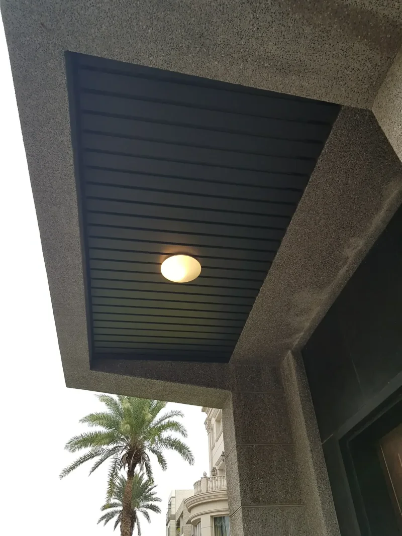 鋁格柵格線在光線下的陰影效果