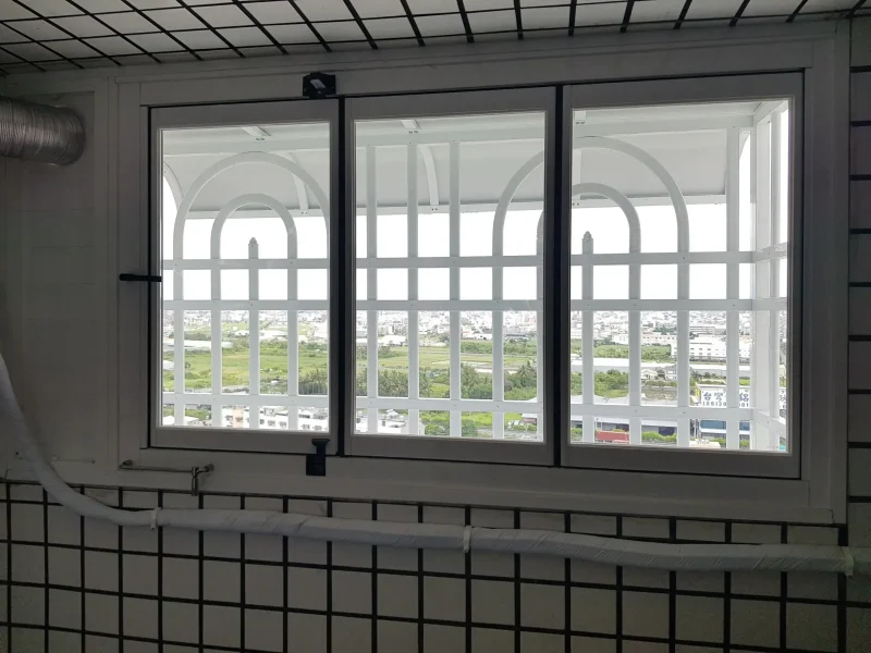 全新安裝的眺景陽台窗，採光良好