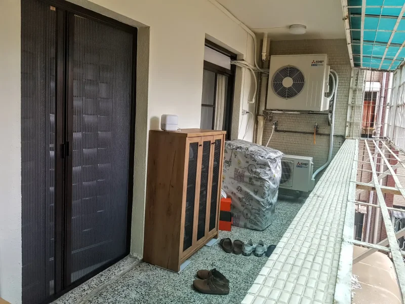 老屋的通風美學:雙拉式折疊紗門提升生活質感