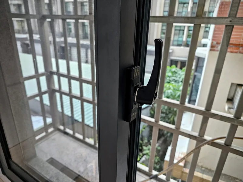 免泥作的乾式包框施工乾淨俐落,可當天完工