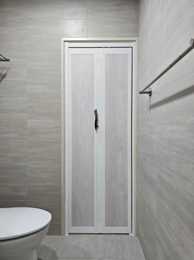 小空間浴室折疊門設計