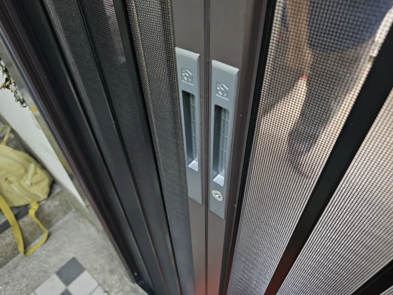 消防法規友善的金屬摺疊紗門，紅樓居案例實拍