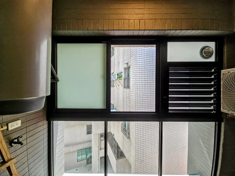 陽台氣密窗安裝案例，增加空間的通風與安全