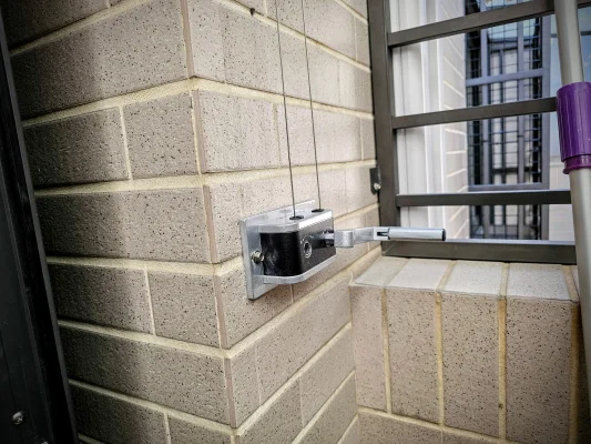 手搖式升降曬衣架操作手搖器近拍