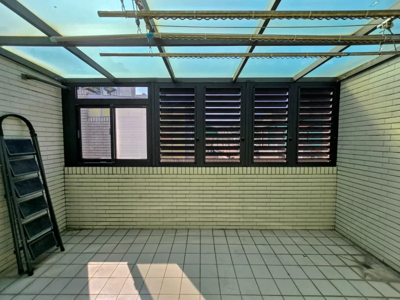 氣密窗與百葉窗框架組裝細節