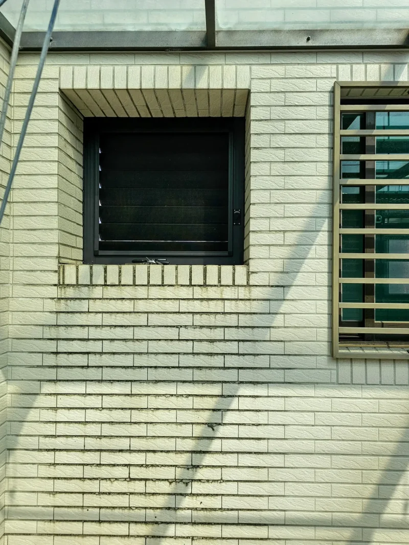 頂樓百葉窗搭配採光罩設計