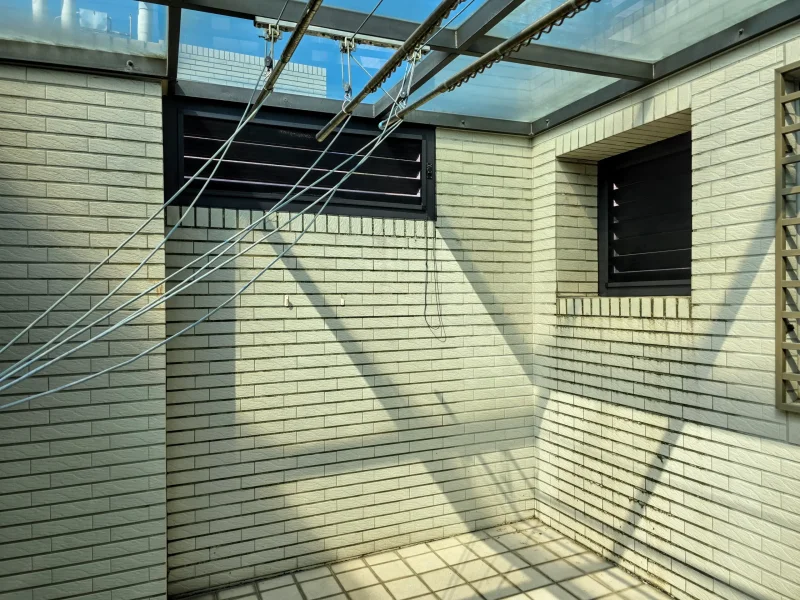 頂樓露台活動百葉窗通風設計