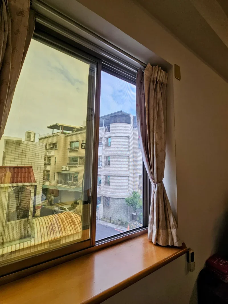 貓咪安全！耐抓的NBC寵愛網讓貓咪指甲不受傷