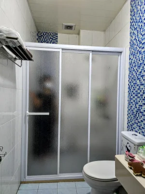 客戶同意以淋浴拉門整組換新方式，取得好室科技的服務承諾