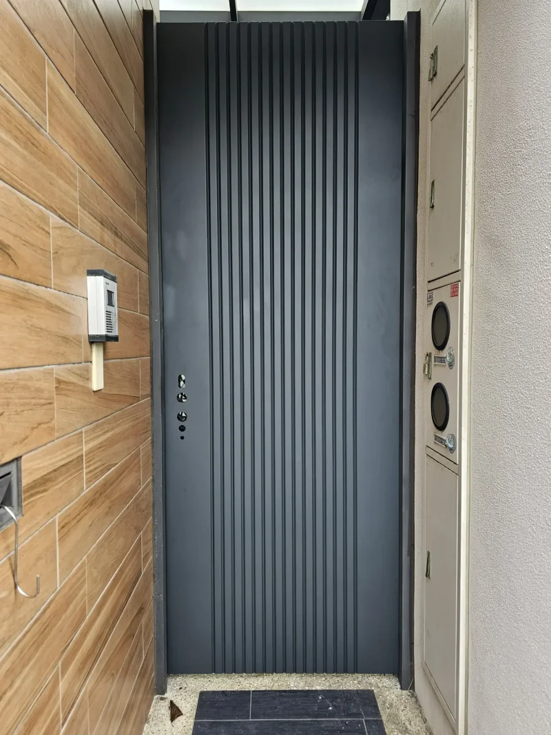 新門板安裝與電子鎻預先開孔