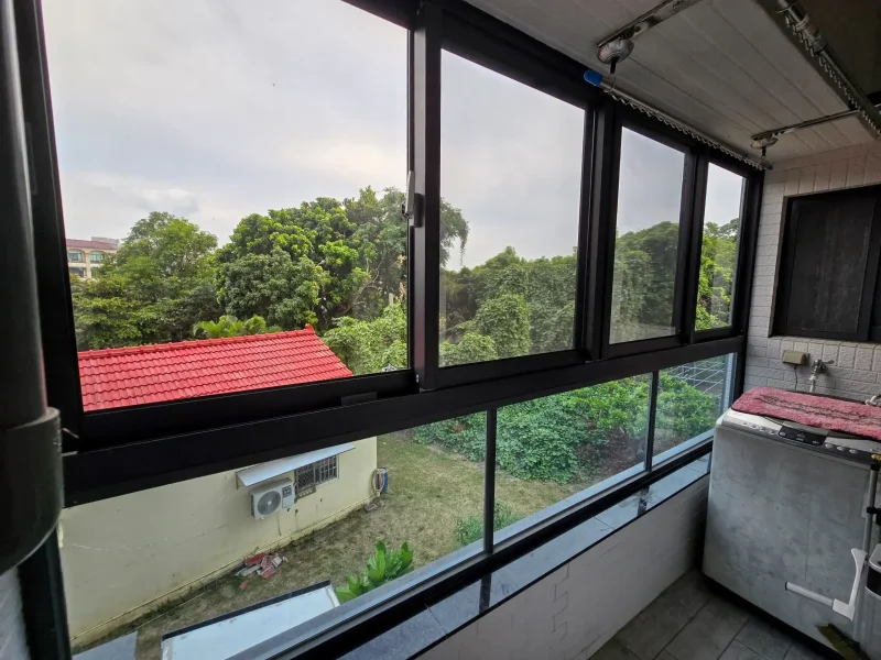 陽台加裝四拉氣密窗後的整體室內視角