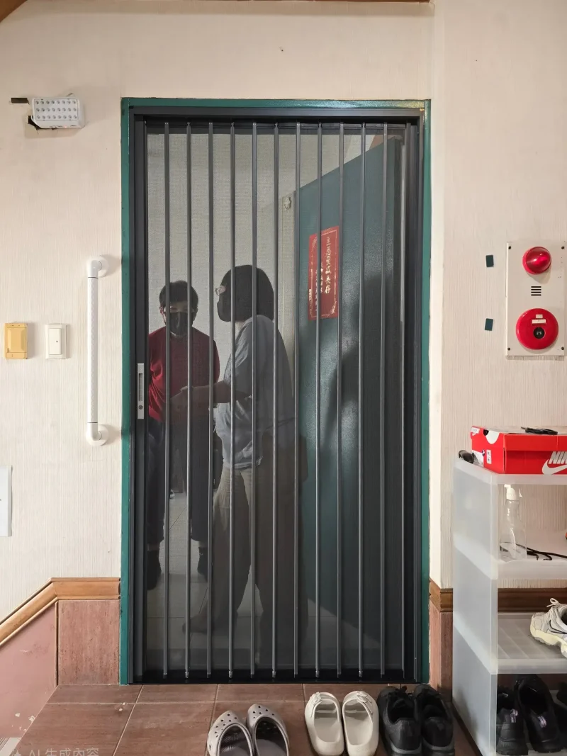 高齡友善住宅金屬折疊紗門配置