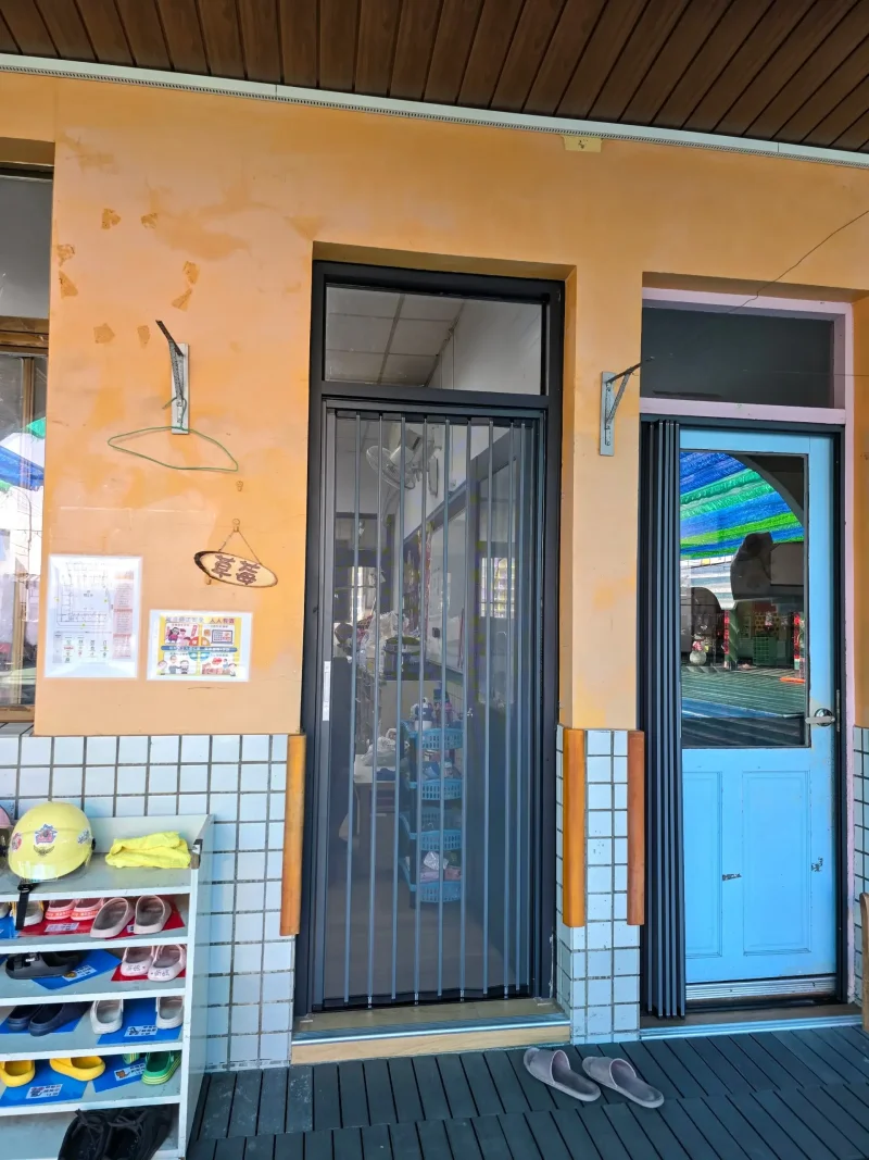 教室出入口防蚊設計完成
