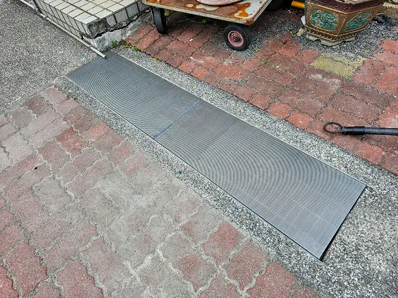 台南就業中心周邊排水溝防蚊網