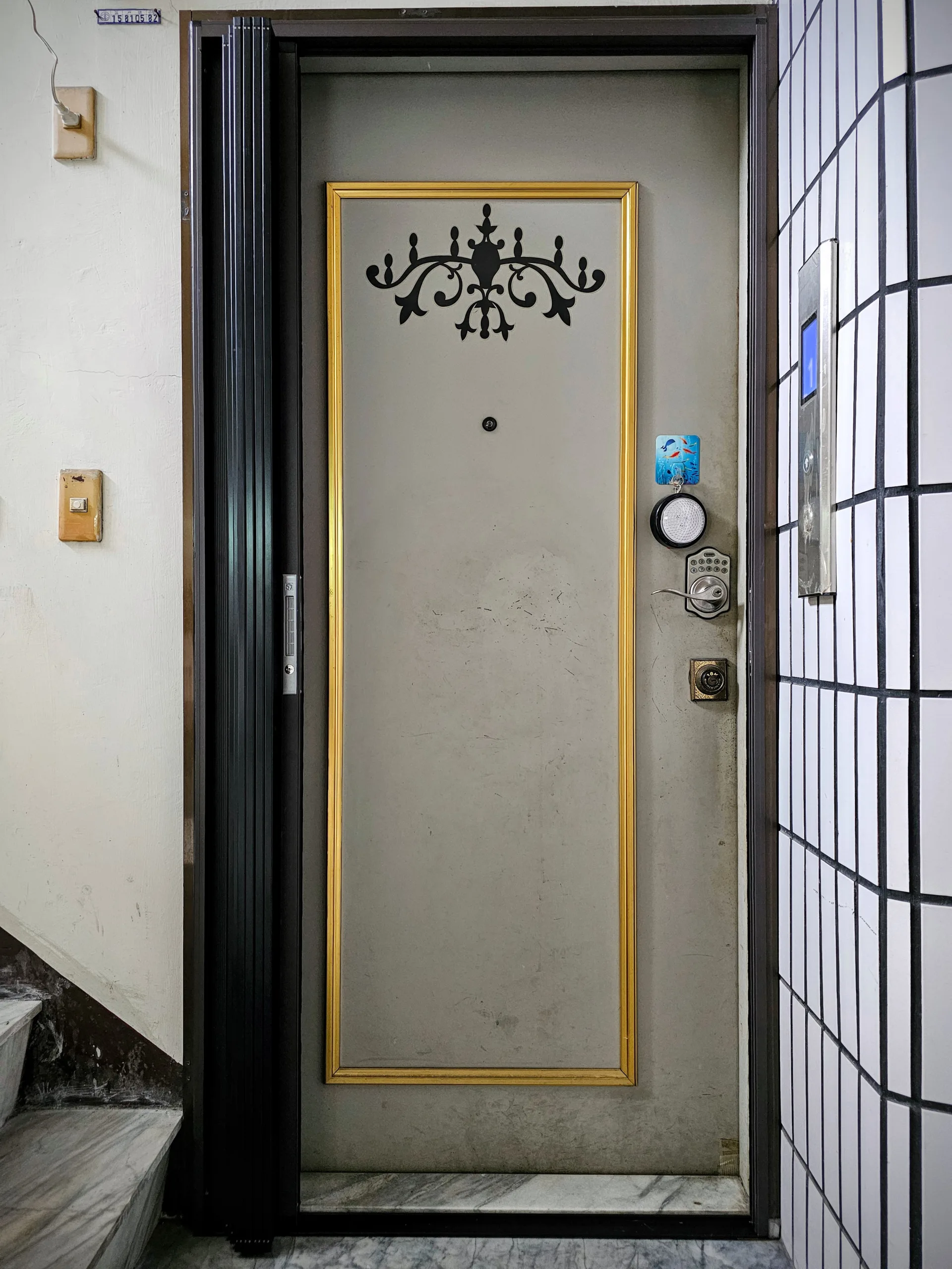 逃生動線零阻礙!金屬折疊紗門守護大樓居家安全