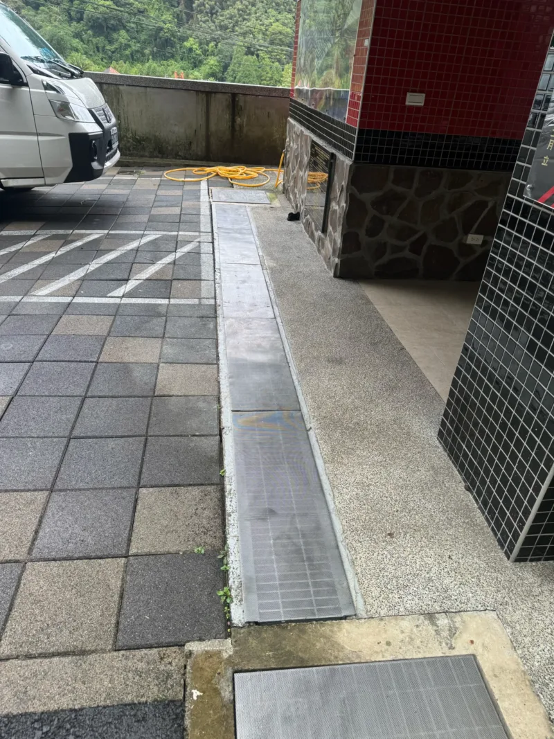 偏遠地區水溝蓋網DIY-新竹尖石鄉公所自行安裝好室科技客製不鏽鋼防蚊網